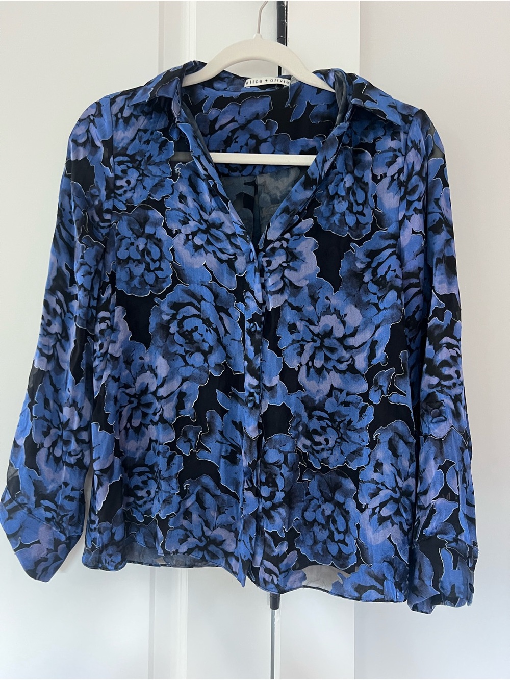 Alice + Olivia Navy and Blue Floral Button-Front Shirt